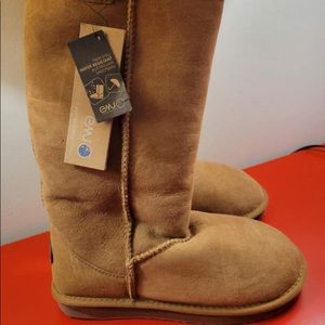 Emu Fuzzy Boots